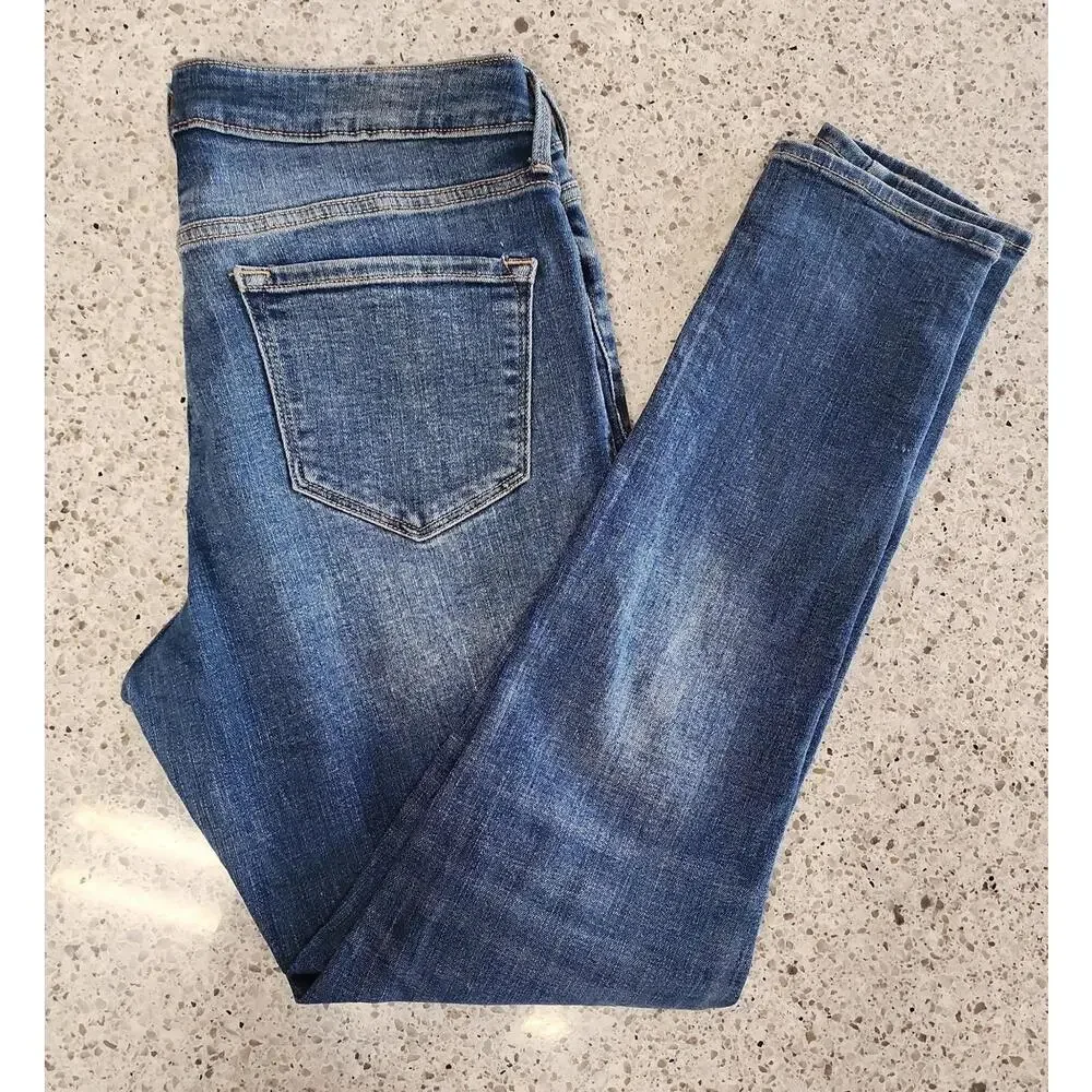Jeans - Picture 1 of 9